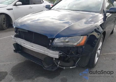 2010 Audi A5 2.0T Premium из США, поврежденный, VIN WAULFAFR2AA030150